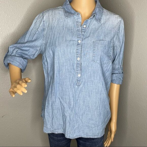 Gap Light Blue Denim Partial Button-down Long Sleeve Boyfriend Cut Shirt Medium - Picture 1 of 10